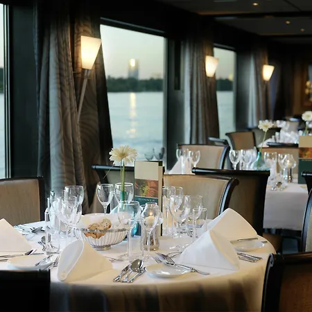 Crossgates Hotelship 4 Star - Altstadt - Cologne