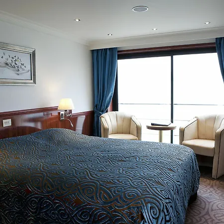 Crossgates Hotelship 4 Star - Altstadt - Hotel 3*