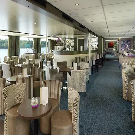 Crossgates Hotelship 4 Star - Altstadt - Hotel Cologne